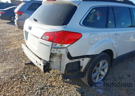 2014 Subaru Outback 2.5I Limited z USA, uszkodzony, nr VIN 4S4BRCNC8E3313785